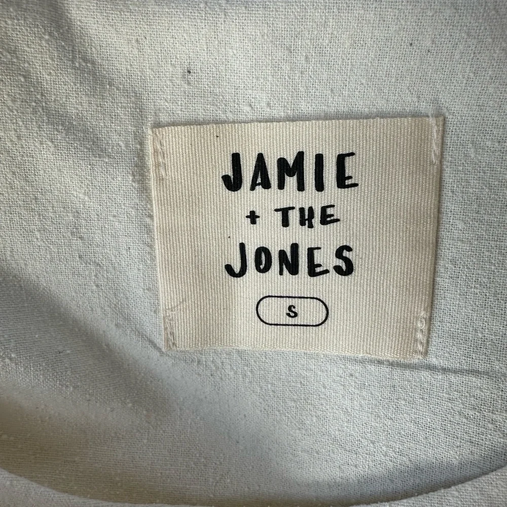 Jamie + the Jones long sleeve pocket box top - Picture 3 of 6